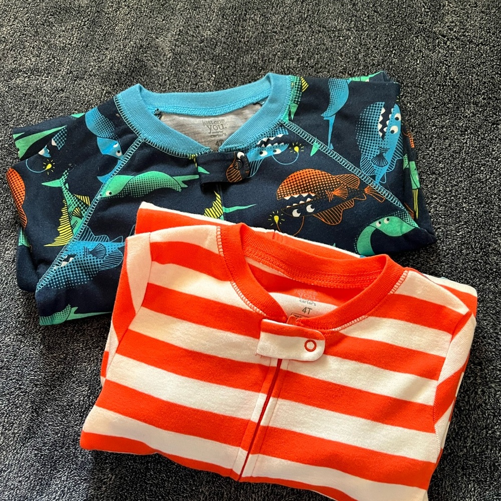 😴 Bundle of two pairs of Footed Pajamas by Carter’s Just One You ~ Size 4T